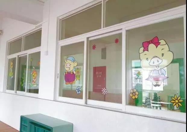 玻璃上的不干膠貼紙太煩人？清除有妙招！